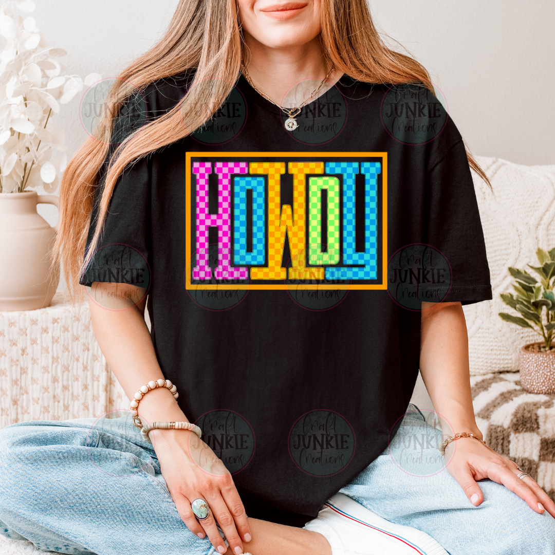 Howdy neon Tee